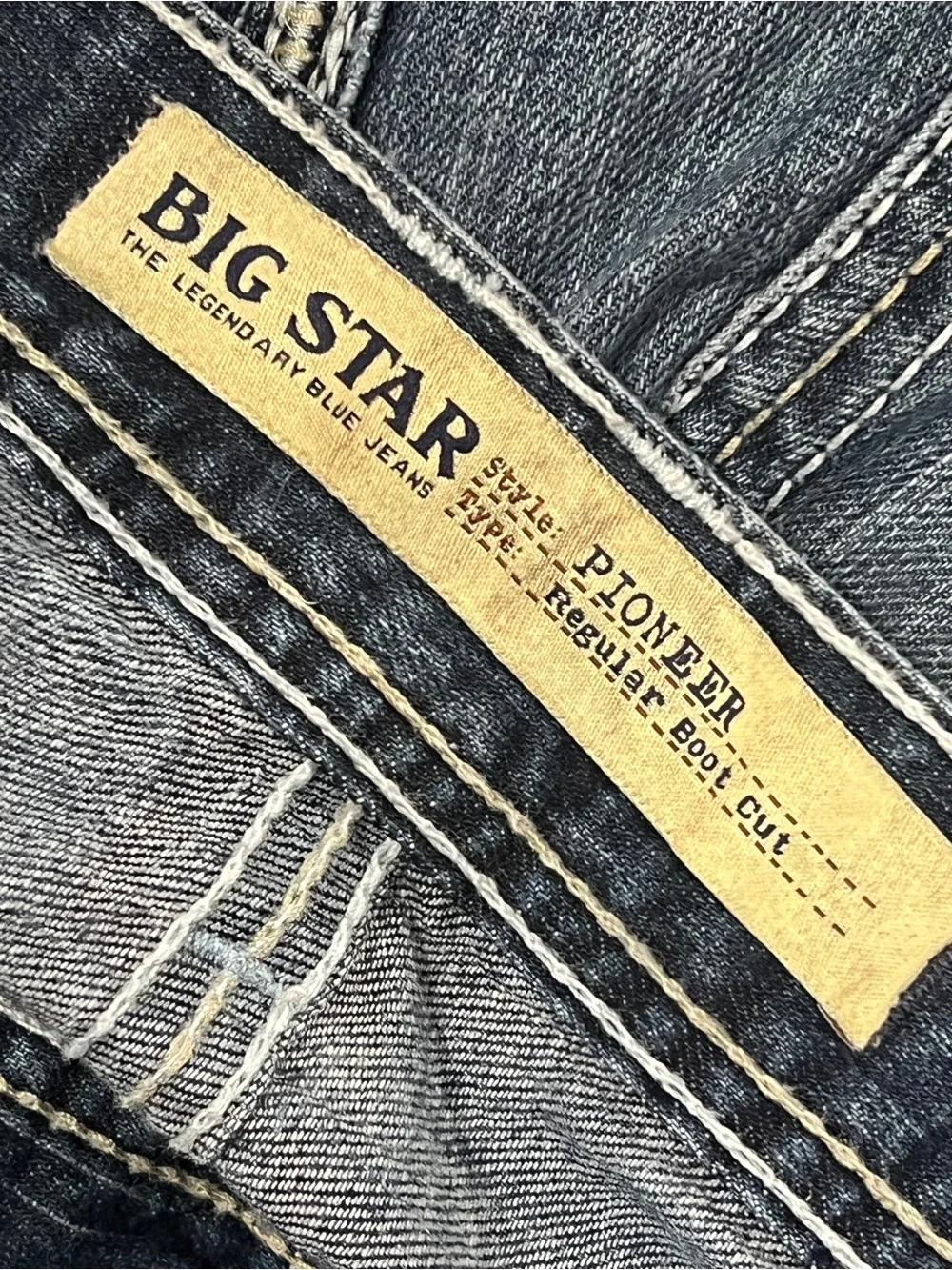 Big Star Pioneer Jeans 32XL Boot Cut Buckle ExclusiveDistressed Thick Stitch